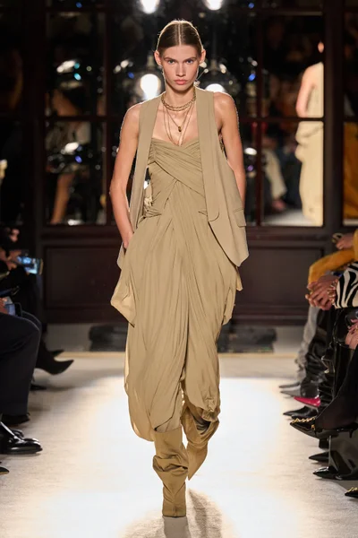 Look 34